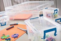 Bankers Box opbergdoos 48 liter, transparant met blauwe handvaten, per stuk verpakt in karton-2