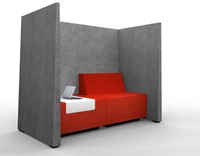 Akoestische bank met kussen en metalen tafel