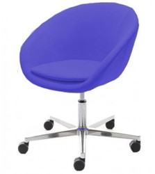 Stoel Giro met verchroomd 5-teens donati kruisvoet op wielen