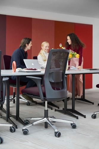 HAG_Futu_bureaustoel_paars_sfeer