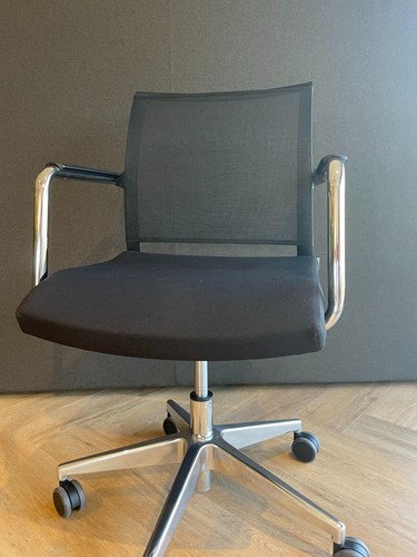 Vergaderstoel Narbutas Diva met wielen - Showroommodel