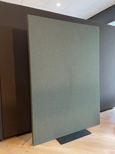 Akoestische staande MUTE Screen 100 br x 140 hg - Showroommodel